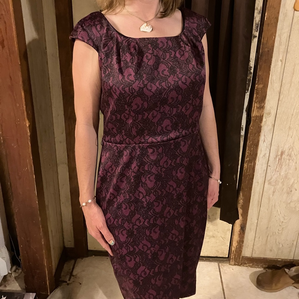 Beautiful knee length dress.